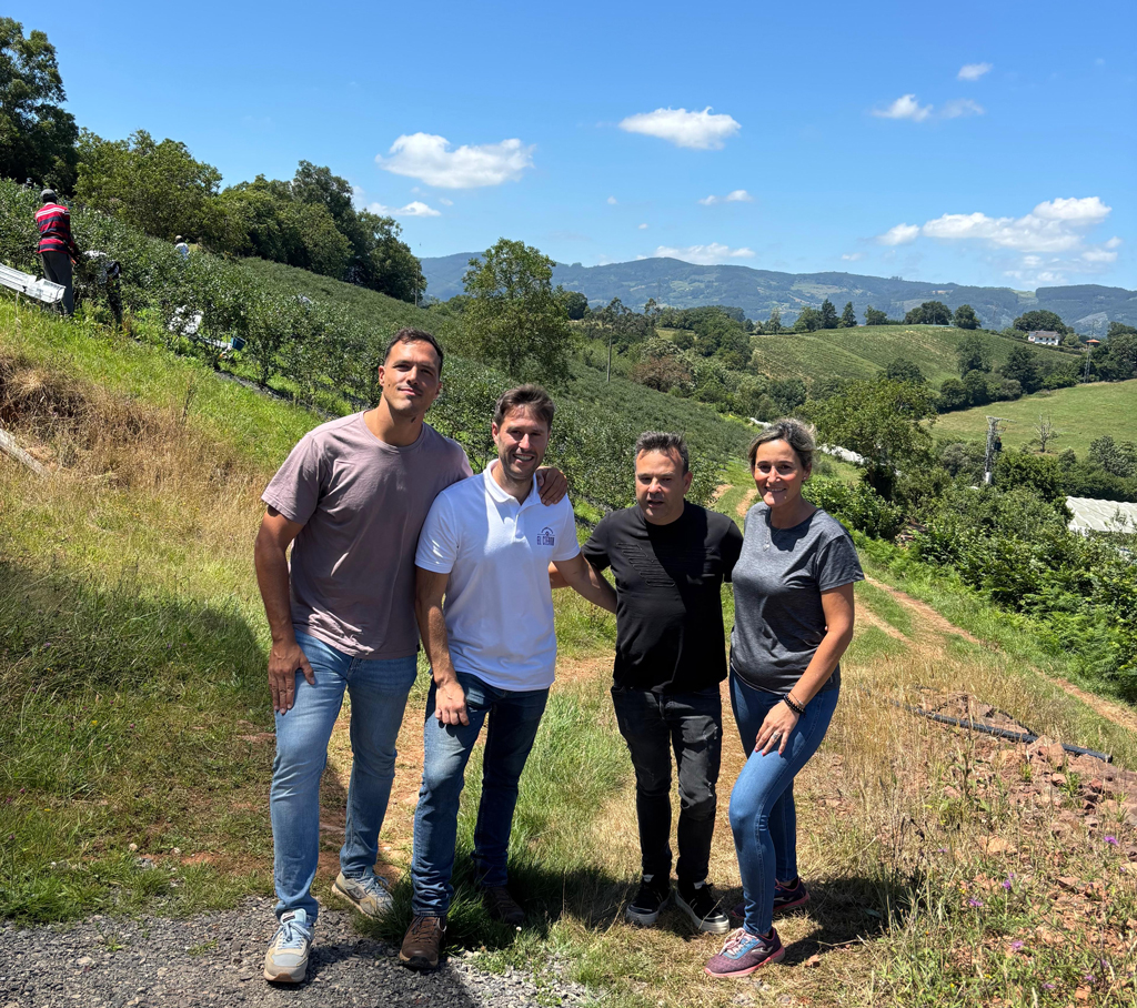 Visita de Jos Elias a Arndanos el Cierrn